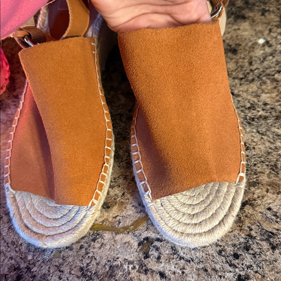 GAP Brown Espadrille Sandals - Picture 2 of 6